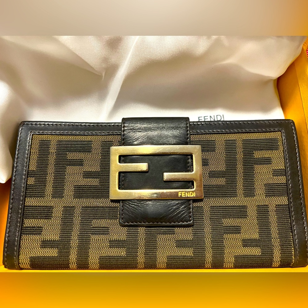 EUC Fendi Long Wallet with box and dust bag! - Picture 1 of 12